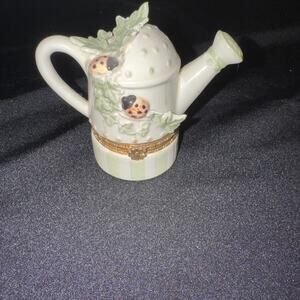 1999 Mud Pie Ceramic White Lady Bug 2” Watering Can Hinged Trinket Box